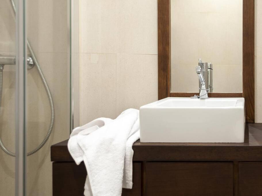 Apartamento En Puerta Del Sol 2 มาดริด ภายนอก รูปภาพ